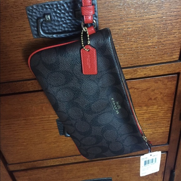 New Coach large wrislet - Picture 4 of 4